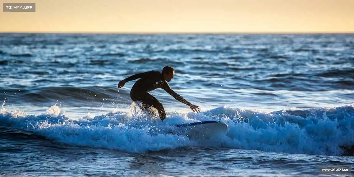 九游官网——🏒冰场旋舞，刀锋逐梦！